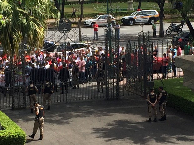 Funcionários da Cemig estão de greve há mais de 45 dias