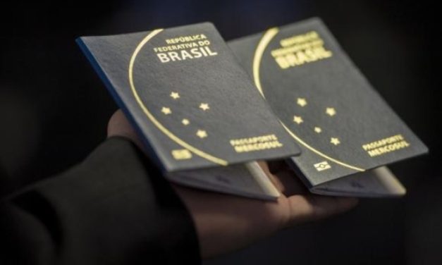 Fila para emissão do passaporte tem 100 mil pessoas, diz Polícia Federal