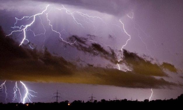 Formiga está entre 300 cidades de MG em alerta para tempestades e queda de granizo