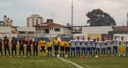 Com gols marcados no segundo tempo, Fec estreia em casa com vitória por 3×0