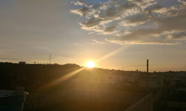 Trégua da chuva: sol e máximas acima dos dos 30°C marcam o fim de semana no Centro-Oeste de Minas