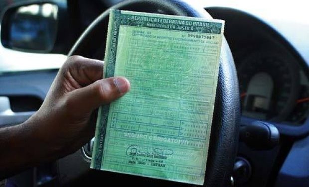 Porte do CRLV volta a ser obrigatório a partir desta quarta em Minas