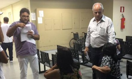 Prefeito comparece ao Pam e encerra greve dos médicos, iniciada sem prévio aviso