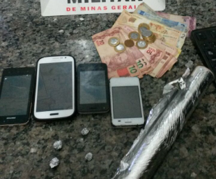 Dois são presos e uma menor apreendida com drogas na Vila Padre Remaclo