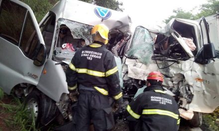 Dois morrem e quatro ficam feridos após acidente em Itaúna