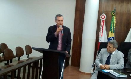 Deputado Zé Silva visita Formiga e participa da reunião do Legislativo