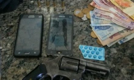 PM prende dois por posse ilegal de arma de fogo em Formiga