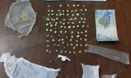 Jovem é preso com mais de 90 pedras de crack e cocaína