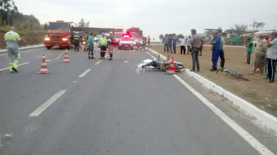 Motociclista morre em acidente no trevo do Maringá