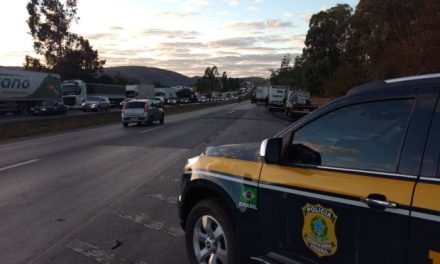 Rodovias mineiras seguem tomadas por protestos dos caminhoneiros