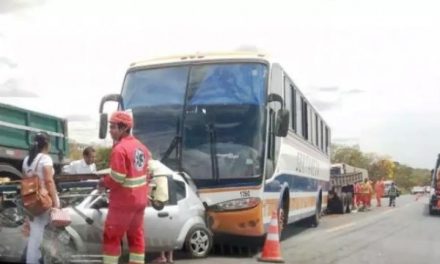 Acidente envolvendo cinco veículos deixa feridos entre Nova Serrana e Bom Despacho