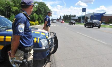 Nova ferramenta envia dados de veículos roubados para celulares de policiais