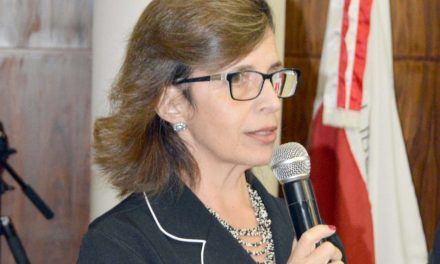 Assunto “aluguel de vans” repercute. Prefeitura emite nota a respeito