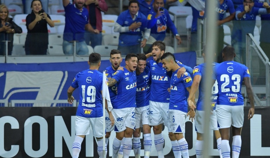 Cruzeiro vence Racing e garante liderança na Libertadores