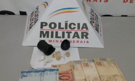 PM apreende crack e cocaína em Arcos