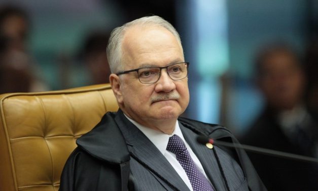 Fachin assume STF com julgamento da trama golpista e crise com Congresso como desafios