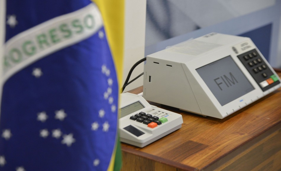 Mudança na data de eleições municipais poderá ser decidida em junho