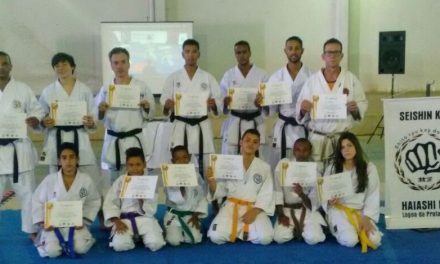 Formiguense participa de curso de karatê em Lagoa da Prata