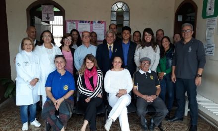 Governador distrital do Rotary Clube visita Formiga