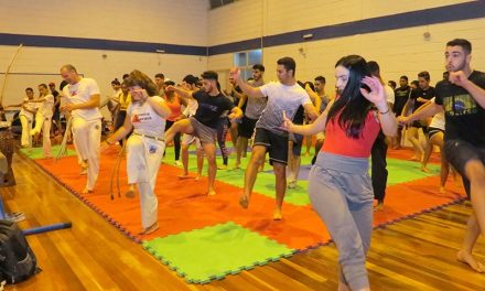 Alunos de educação física participam de seminário de capoeira