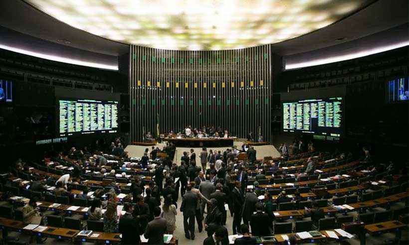 Congresso tem 20 projetos para barrar aumento do IOF proposto pelo governo