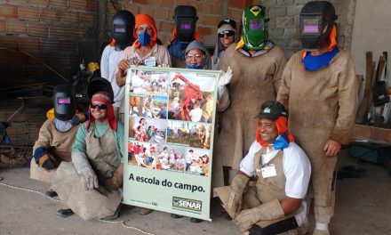 Participantes de curso de soldador em Córrego Fundo recebem certificados