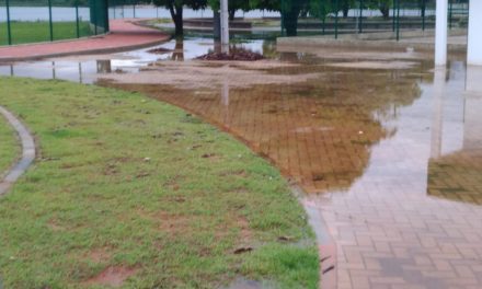 Praia Popular está literalmente debaixo d’água