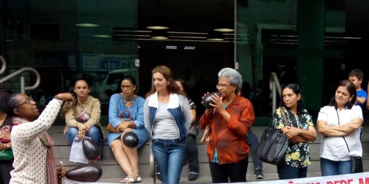 Professores da rede municipal entram em estado de greve em Divinópolis