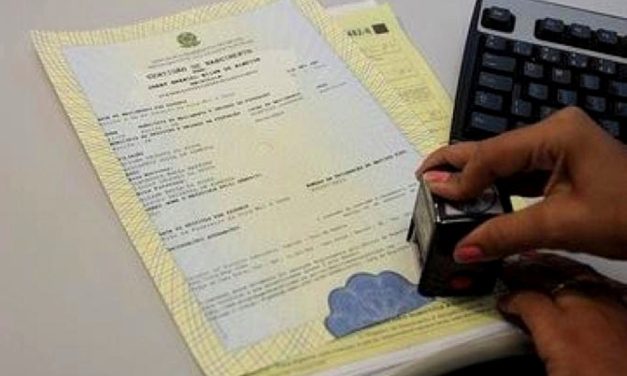 Campanha busca alterar certidões de nascimento com pai ausente