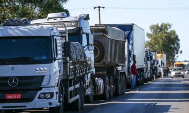 Pagamento do auxílio para caminhoneiros começa em 9 de agosto; veja calendário