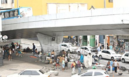 Metade da população de rua de Minas vive em BH