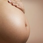 Achou que estava laqueada, engravidou e agora hospital pagará pensão até os 18 anos