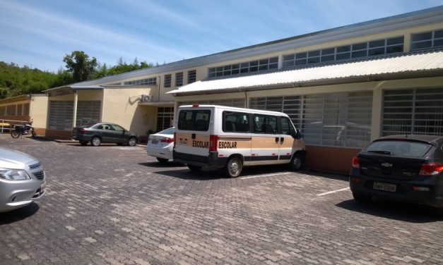 Educação divulga contato telefônico para que pais possam solicitar informações sobre alunos