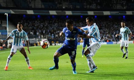 Cruzeiro encara Huracán buscando fim do jejum de vitórias em estreias como visitante na Libertadores