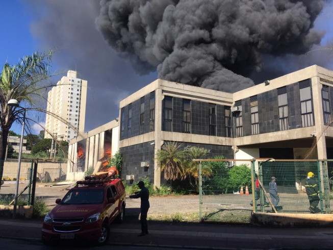 Empresa têxtil destruída em incêndio em BH não tinha auto de vistoria