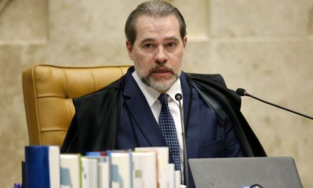 Toffoli dá 72 horas para governo Bolsonaro explicar corte de verba a bolsistas