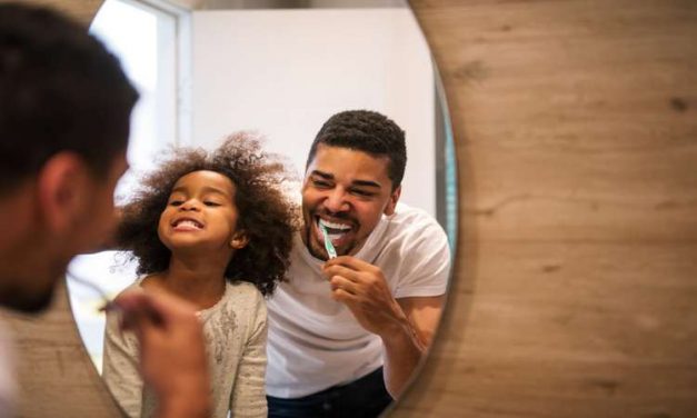 Escova de dentes em mau estado traz riscos à saúde