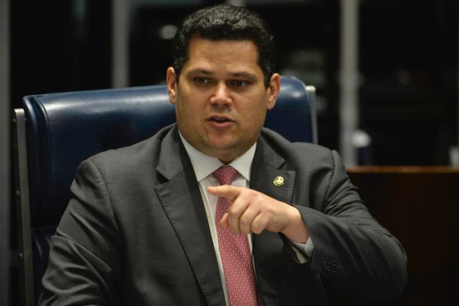 Governadores apoiam nova previdência para estados e municípios