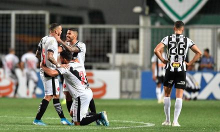 Galo abre o placar, mas sofre virada no fim para o Vasco e fase ruim segue