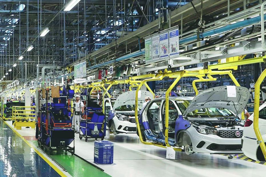 Fiat suspende contrato de trabalho de 1.800 funcionários por três meses