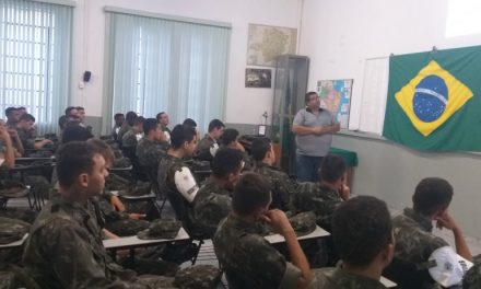 Atiradores do TG participam de palestra sobre segurança alimentar