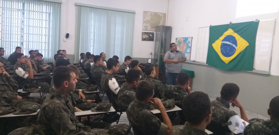 Atiradores do TG participam de palestra sobre segurança alimentar