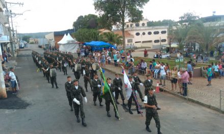 TG 04-030  participa de Desfile Cívico em Córrego Fundo