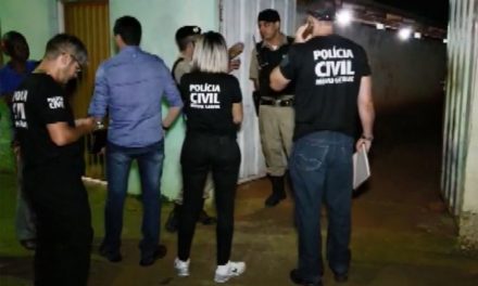Homem é morto a facadas durante briga com vizinho em Passos