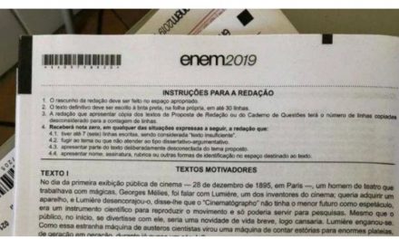 Vazamento Enem: estudante fotografa prova de redação e distribui por WhatsApp