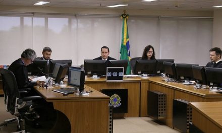 Maioria no TRF-4 vota por manter condenação e aumentar pena de Lula no caso do sítio de Atibaia