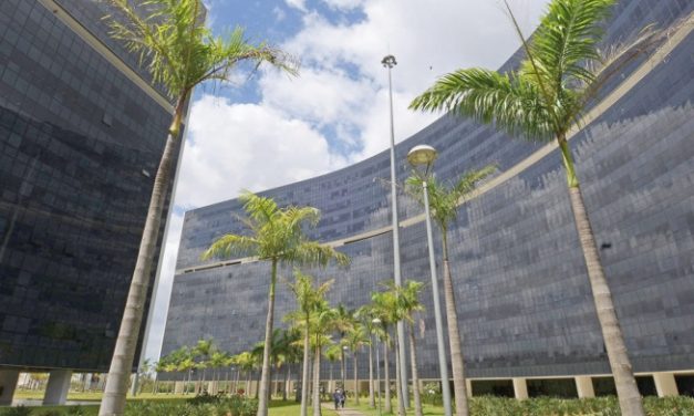 Governo de Minas muda horário de servidores durante jogos do Brasil na Copa do Mundo