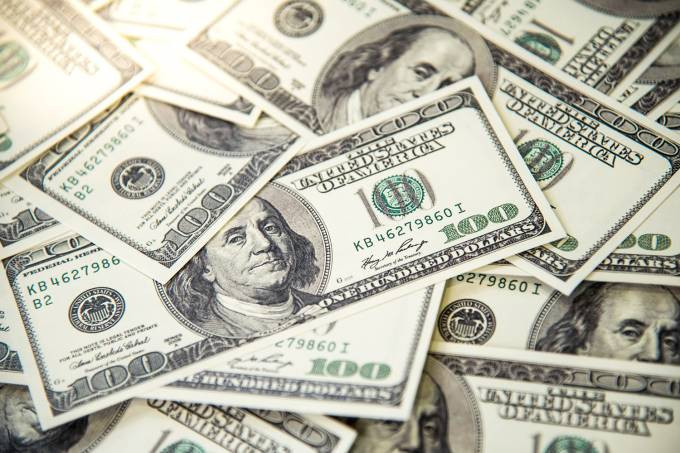 Dólar tem queda forte e chega a R$ 5,04, com mercado de trabalho mais fraco nos EUA