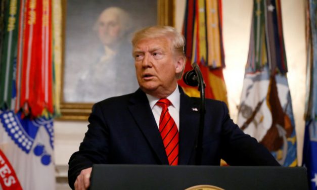 Trump anuncia tarifas de até 50% para móveis importados; indústria brasileira em alerta