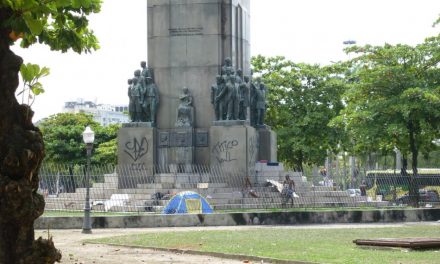 Polícia investiga furto de estátua de 400 kg na Zona Sul do Rio